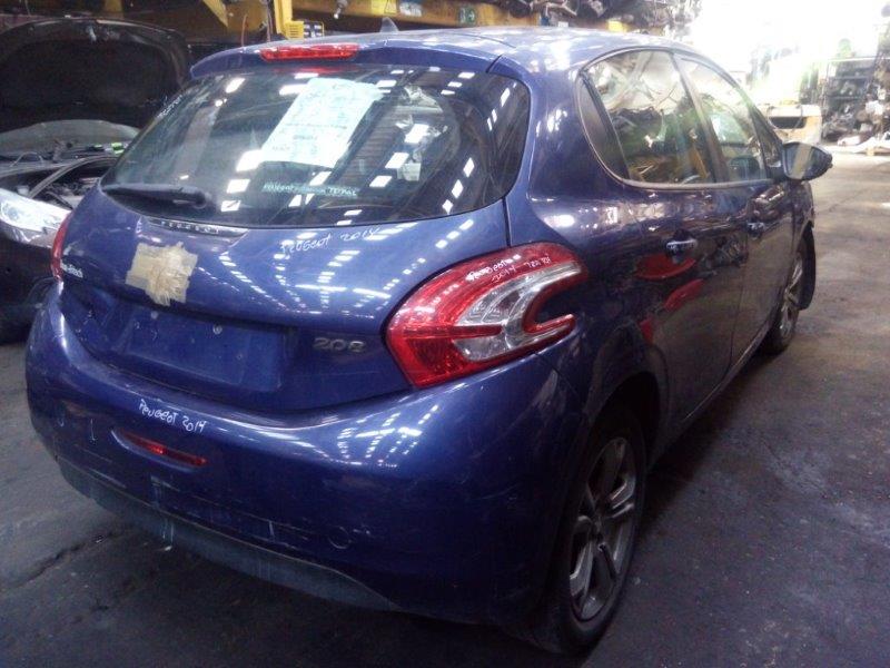  Peugeot 208  USADO